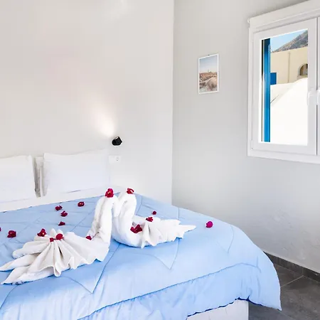 Aegean Blue Santorini Apartment *