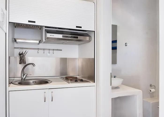 Aegean Blue Santorini * Perissa (Santorini)