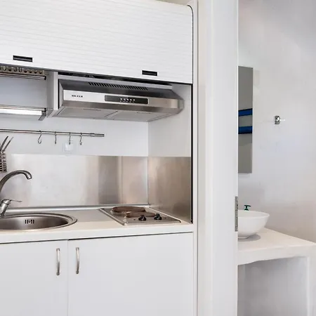 Aegean Blue Santorini * Perissa (Santorini)